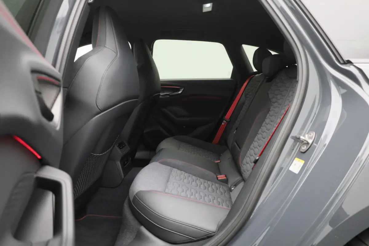 RS 5 Avant quattro 639 PK | RS-sportuitlaat | RS-sportstoelen | Alcantara RS-Stuur | 360 Camera | Bang & Olufsen | Stoelverwarming | MMI bijrijdersdisplay |