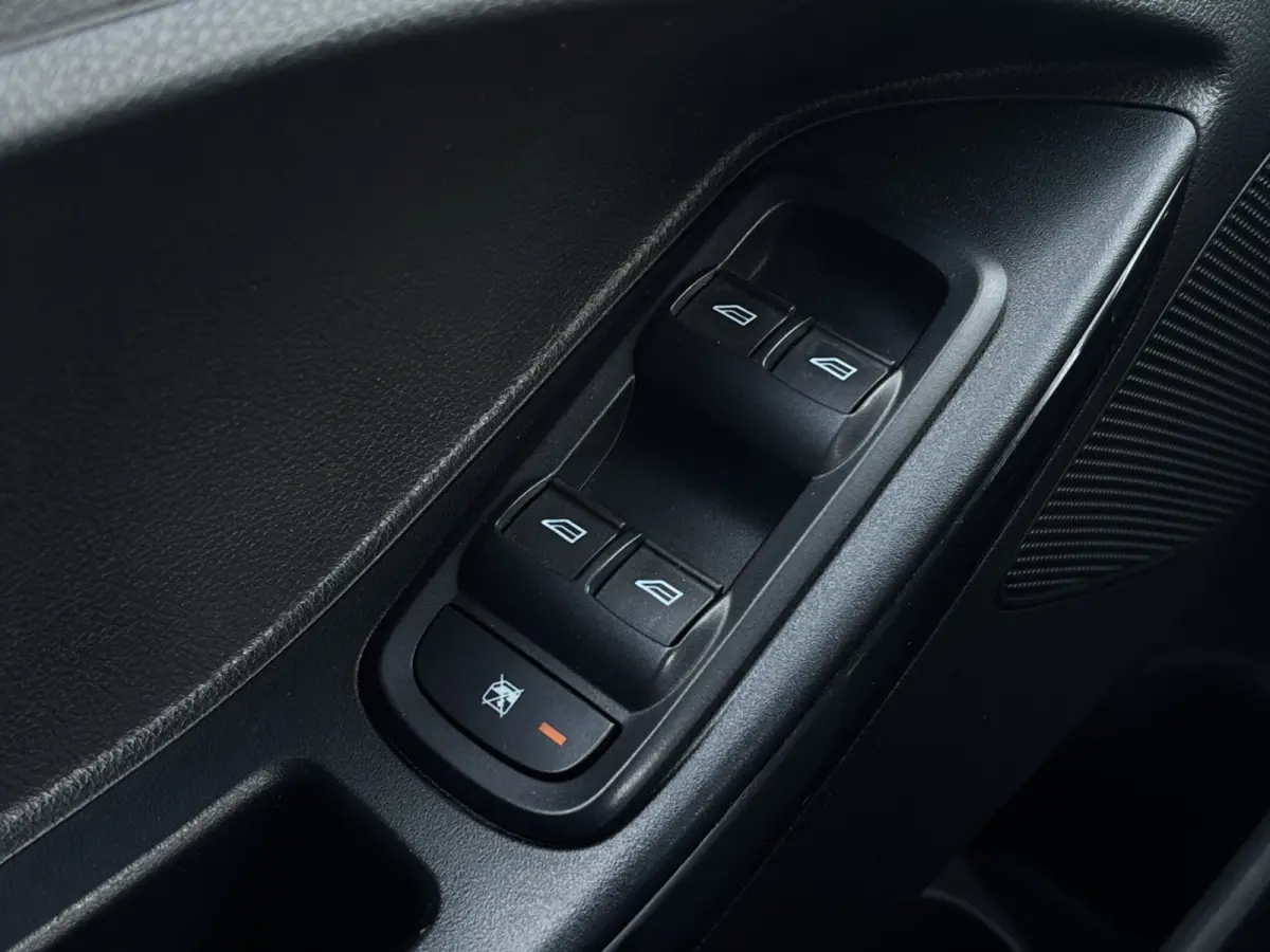 1.2 Trend Ultimate | Stoelverwarming | Cruise Control | 15'' LMV | Apple Carplay