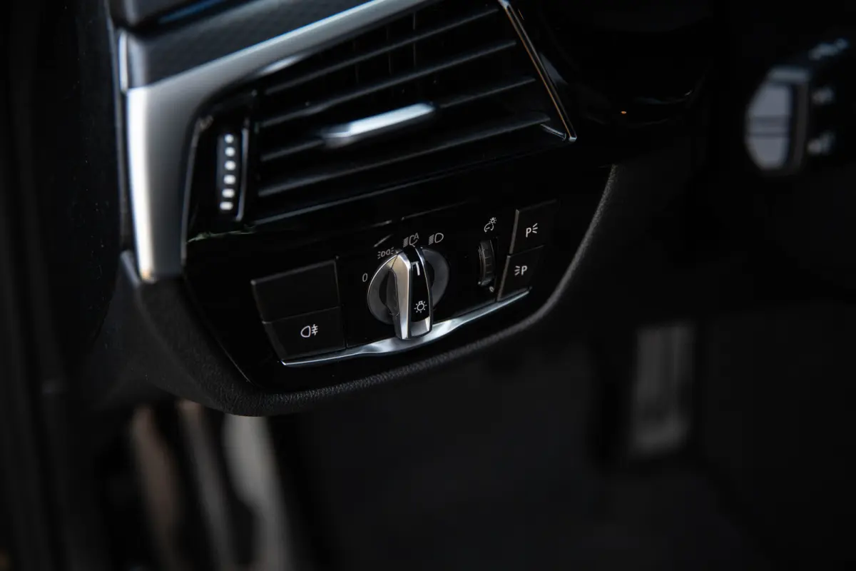 530e High Executive M-Sport , SOH 85%, Pano, Laser, Head-up Display, 360-camera