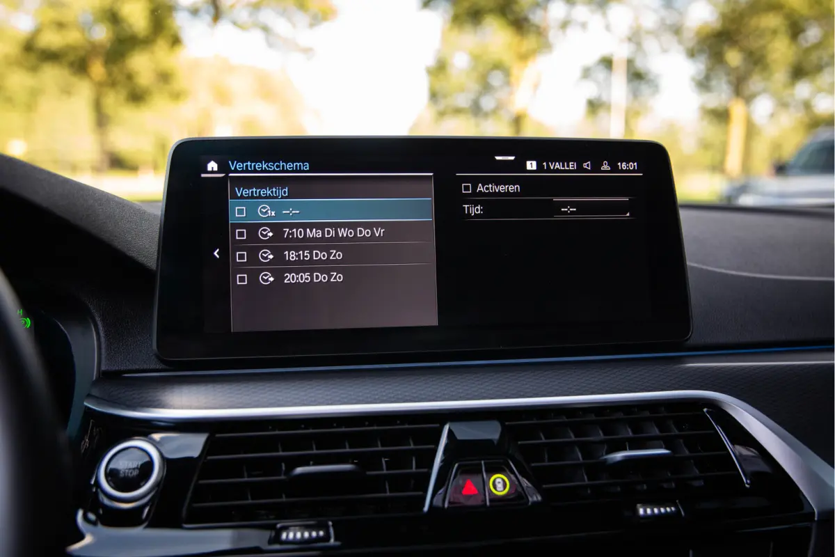 530e High Executive M-Sport , SOH 85%, Pano, Laser, Head-up Display, 360-camera