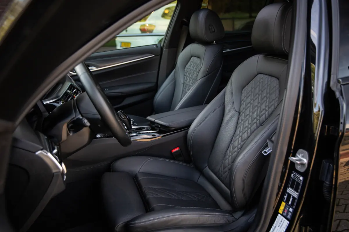 530e High Executive M-Sport , SOH 85%, Pano, Laser, Head-up Display, 360-camera