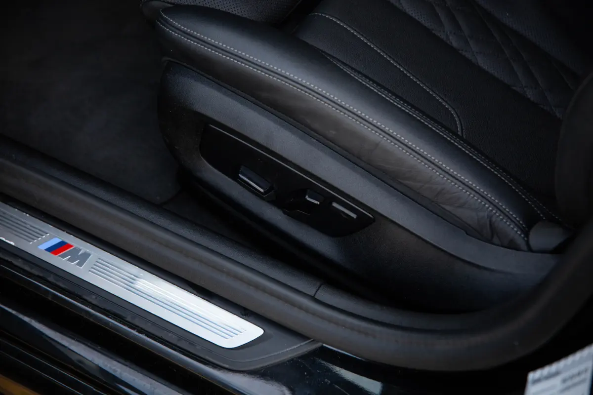 530e High Executive M-Sport , SOH 85%, Pano, Laser, Head-up Display, 360-camera