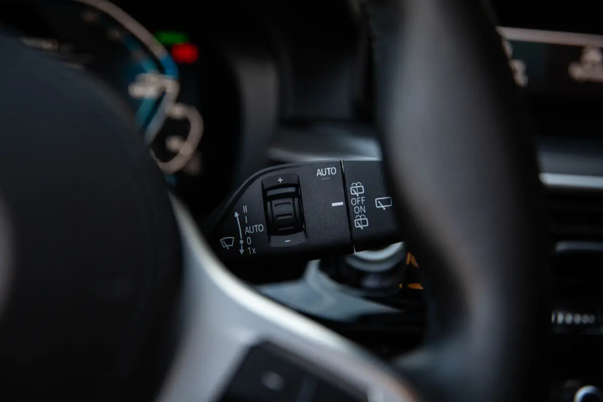 530e High Executive M-Sport , SOH 85%, Pano, Laser, Head-up Display, 360-camera