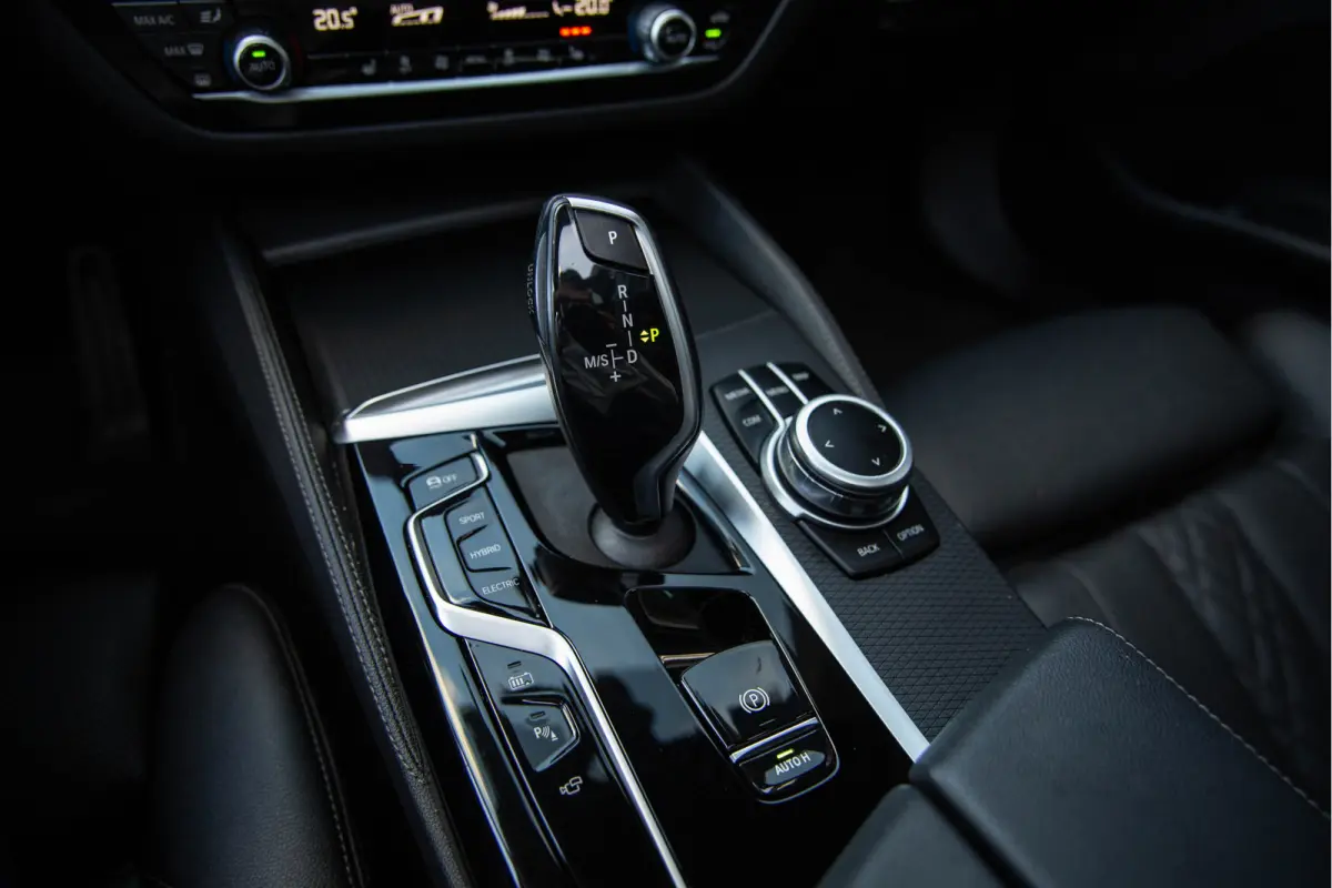 530e High Executive M-Sport , SOH 85%, Pano, Laser, Head-up Display, 360-camera