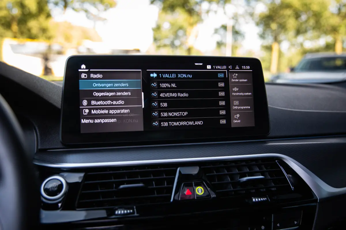 530e High Executive M-Sport , SOH 85%, Pano, Laser, Head-up Display, 360-camera
