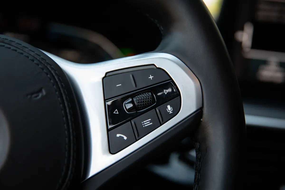 530e High Executive M-Sport , SOH 85%, Pano, Laser, Head-up Display, 360-camera
