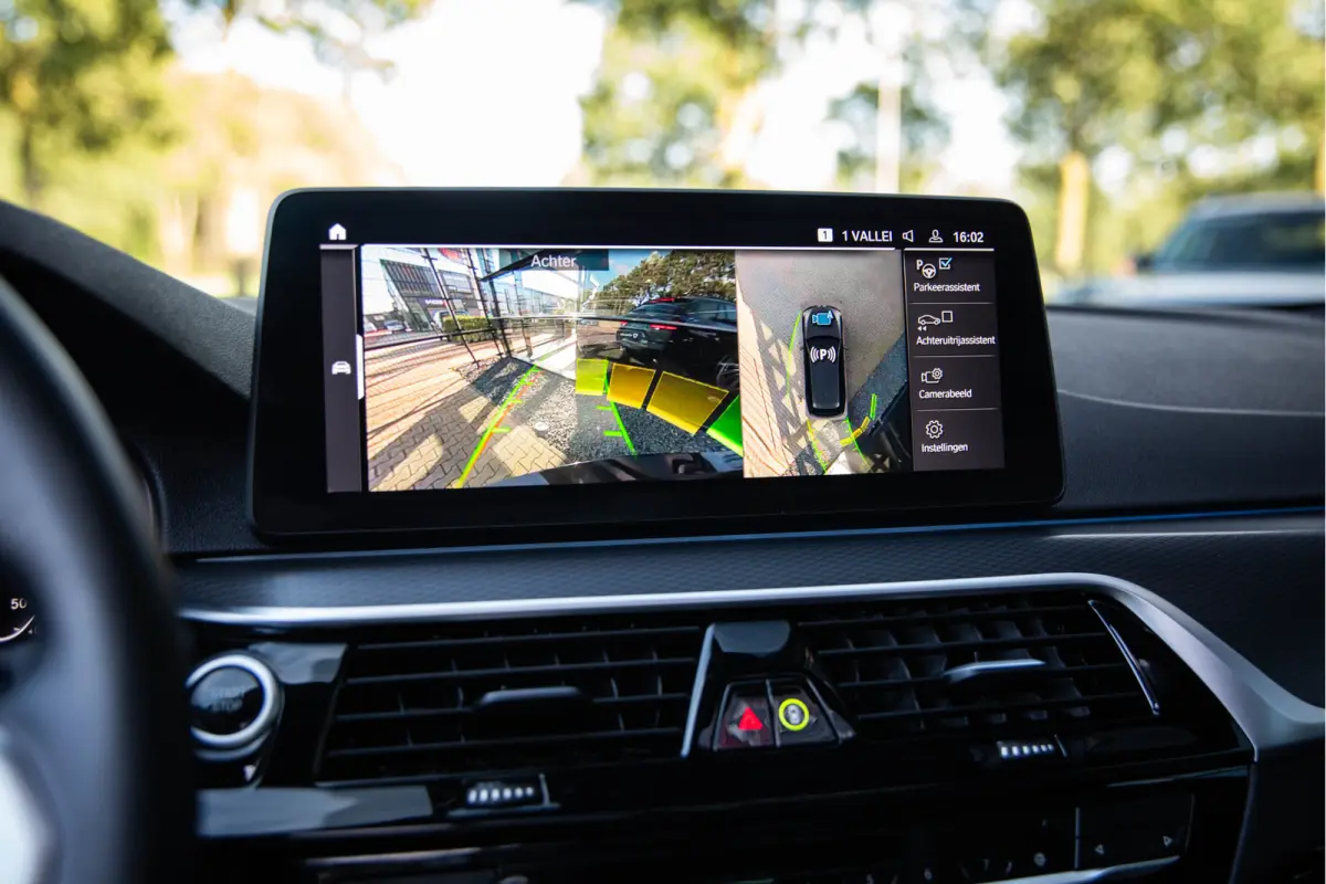 530e High Executive M-Sport , SOH 85%, Pano, Laser, Head-up Display, 360-camera