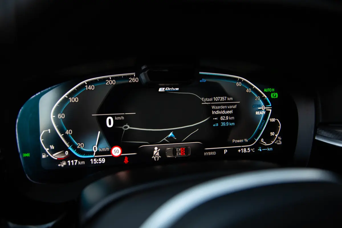 530e High Executive M-Sport , SOH 85%, Pano, Laser, Head-up Display, 360-camera