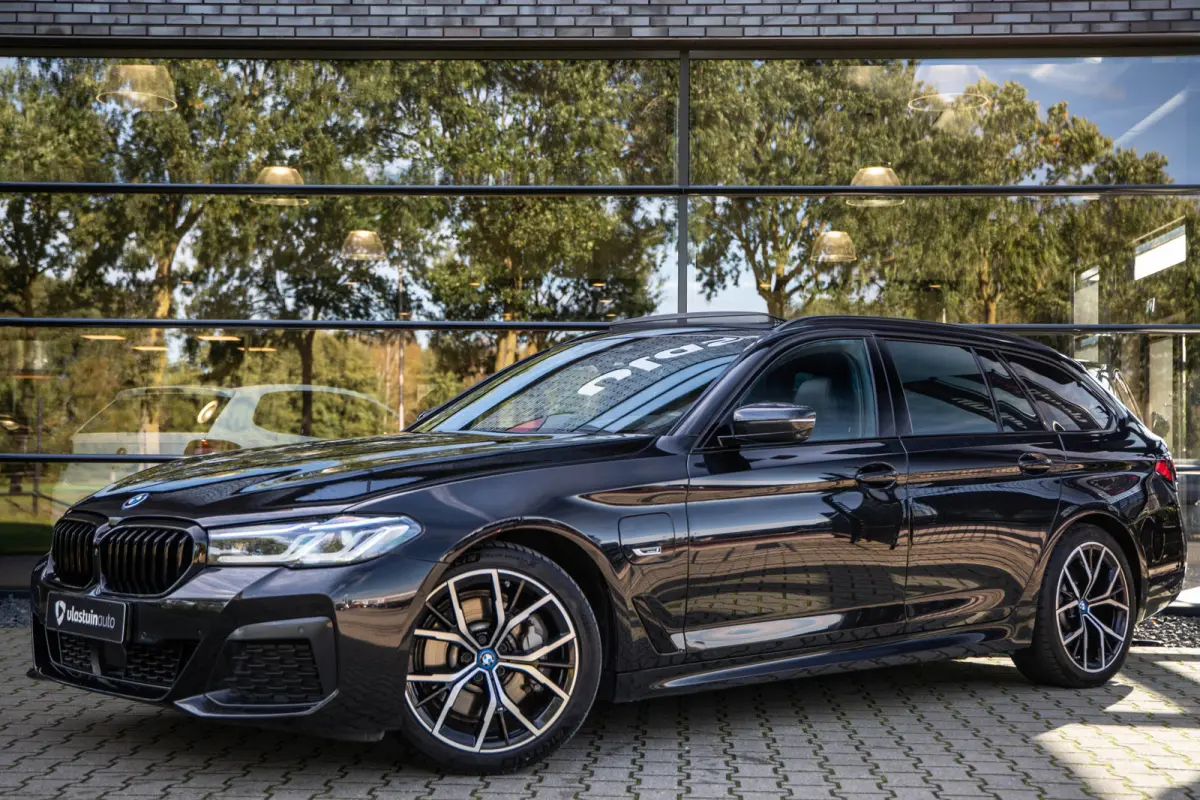 530e High Executive M-Sport , SOH 85%, Pano, Laser, Head-up Display, 360-camera