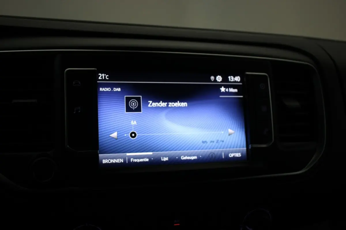 Electric L2H1 Live Extra Range 75 kWh - Trekhaak, Carplay, navi
