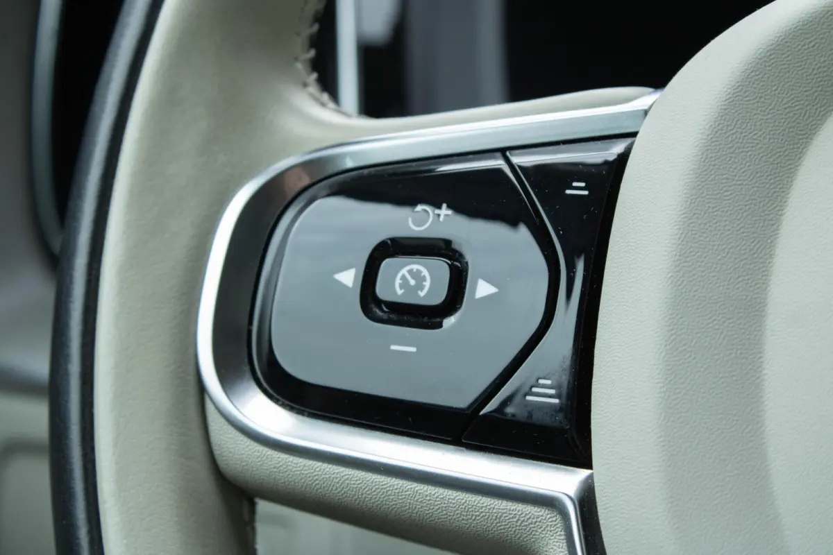 2.0 T6 PHEV AWD Long range Ultimate Dark|Pano|Adaptive cruise|360 Camera|Memory|Harmann Kardon|