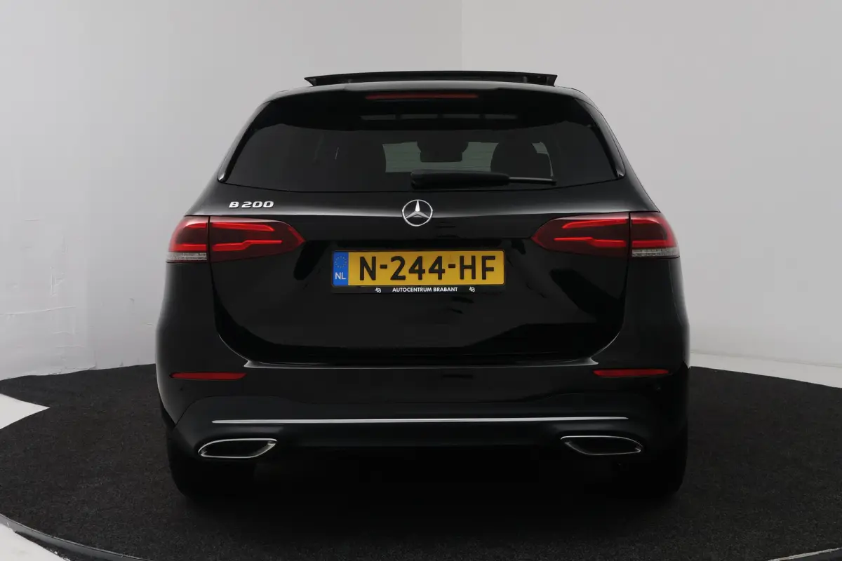 200 Business Solution Luxury (PANORAMADAK, MEMORY SEATS, SFEERVERLICHTING, CAMERA, 1e EIGENAAR, GOED ONDERHOUDEN)
