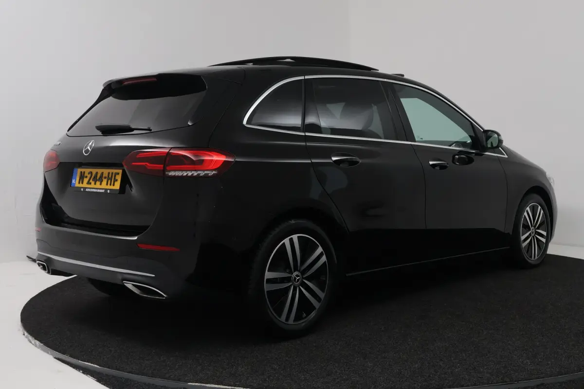 200 Business Solution Luxury (PANORAMADAK, MEMORY SEATS, SFEERVERLICHTING, CAMERA, 1e EIGENAAR, GOED ONDERHOUDEN)