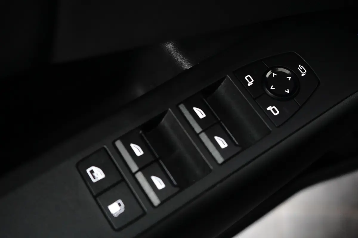 30e xDrive | M-SPORT | 360° CAMERA | PANODAK | ADAPTIVE CRUISE | ELEKTR. STOEL INCL MEMORY | PREMIUM AUDIO | STOELVERWARMING | DODE HOEK
