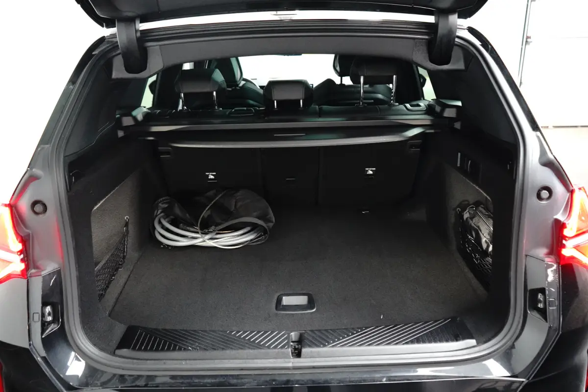 30e xDrive | M-SPORT | 360° CAMERA | PANODAK | ADAPTIVE CRUISE | ELEKTR. STOEL INCL MEMORY | PREMIUM AUDIO | STOELVERWARMING | DODE HOEK