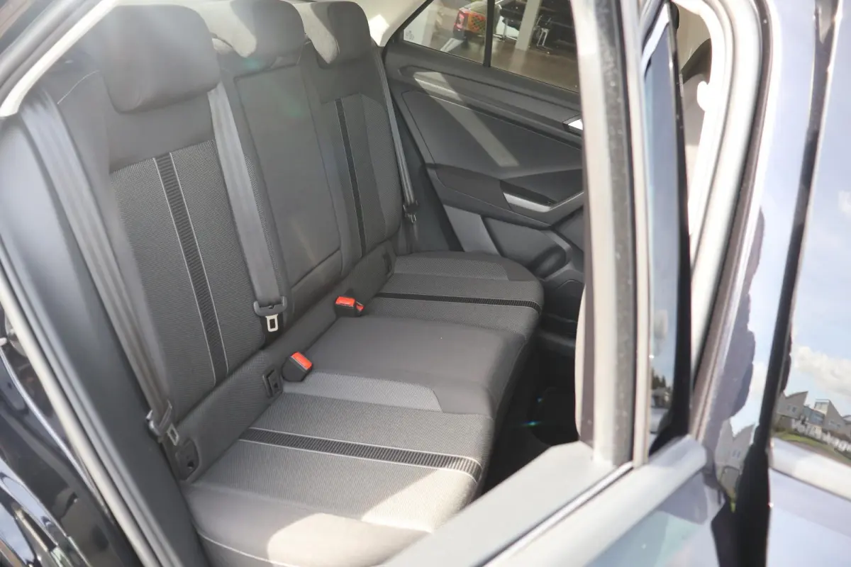1.0 TSI 115pk Life Edition | Camera | Adaptive Cruise | Carplay | Clima