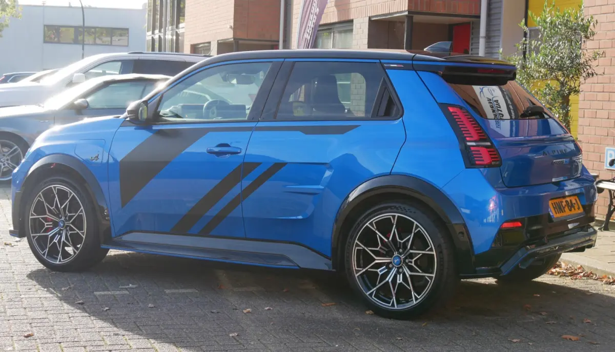 GTS Premiere Edition 52 kWh. camera. stuur/stoel verw. CarPlay