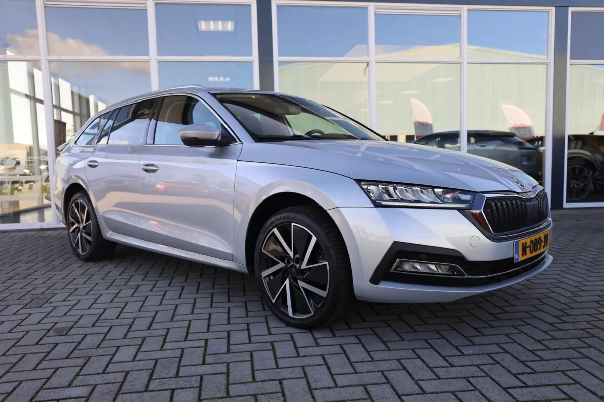 1.4 TSI iV PHEV Business Edition|Trekhaak|Digi dash|Plug in|