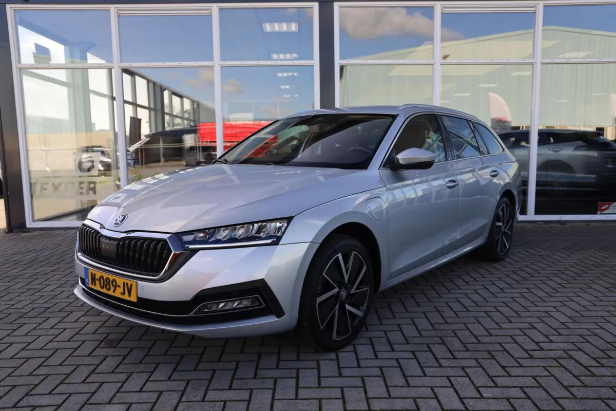 1.4 TSI iV PHEV Business Edition|Trekhaak|Digi dash|Plug in| SOH 88%