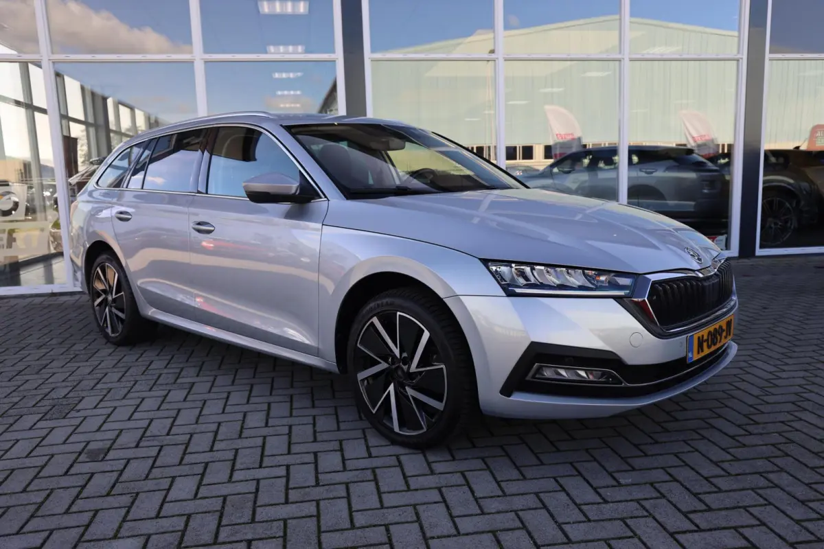 1.4 TSI iV PHEV Business Edition|Trekhaak|Digi dash|Plug in| SOH 88%