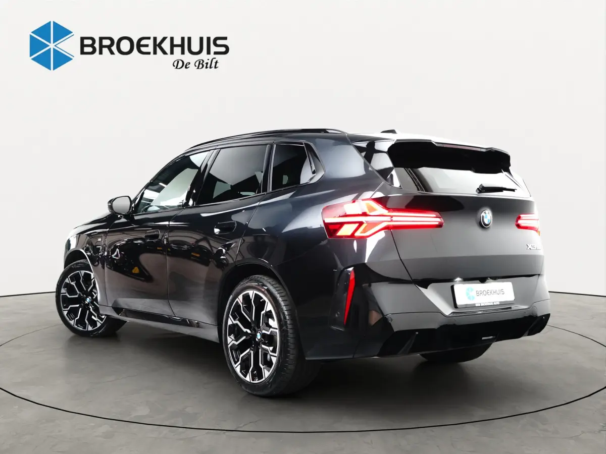 30e xDrive | M-SPORT | 360° CAMERA | PANODAK | ADAPTIVE CRUISE | ELEKTR. STOEL INCL MEMORY | PREMIUM AUDIO | STOELVERWARMING | DODE HOEK