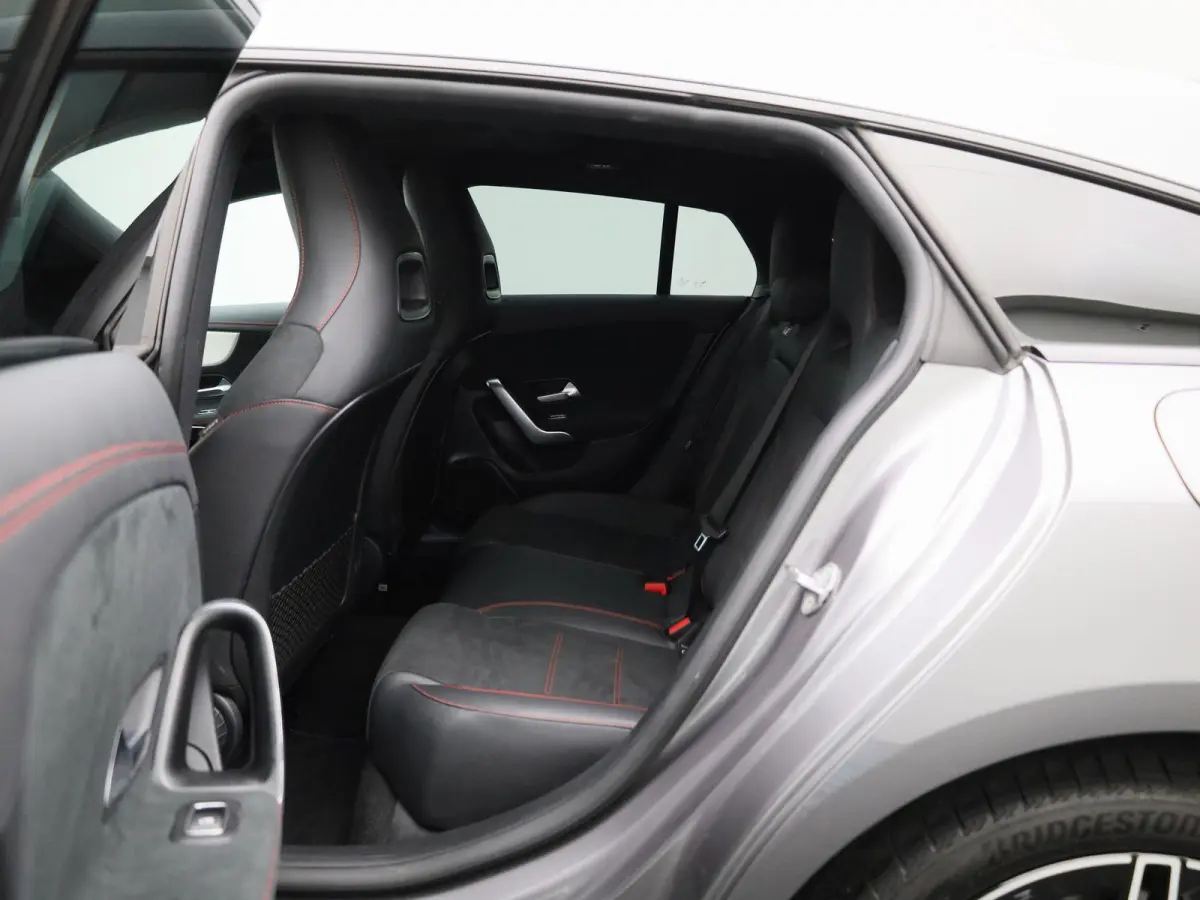 250 e Business Solution AMG Limited | PANORAMADAK | ACHTERUITRIJCAMERA | SFEERVERLICHTING | WIDE SCREEN | STOELVERWARMING | MULTIBEAM LED | CLIMATE CONTROL | CRUISE CONTROL |