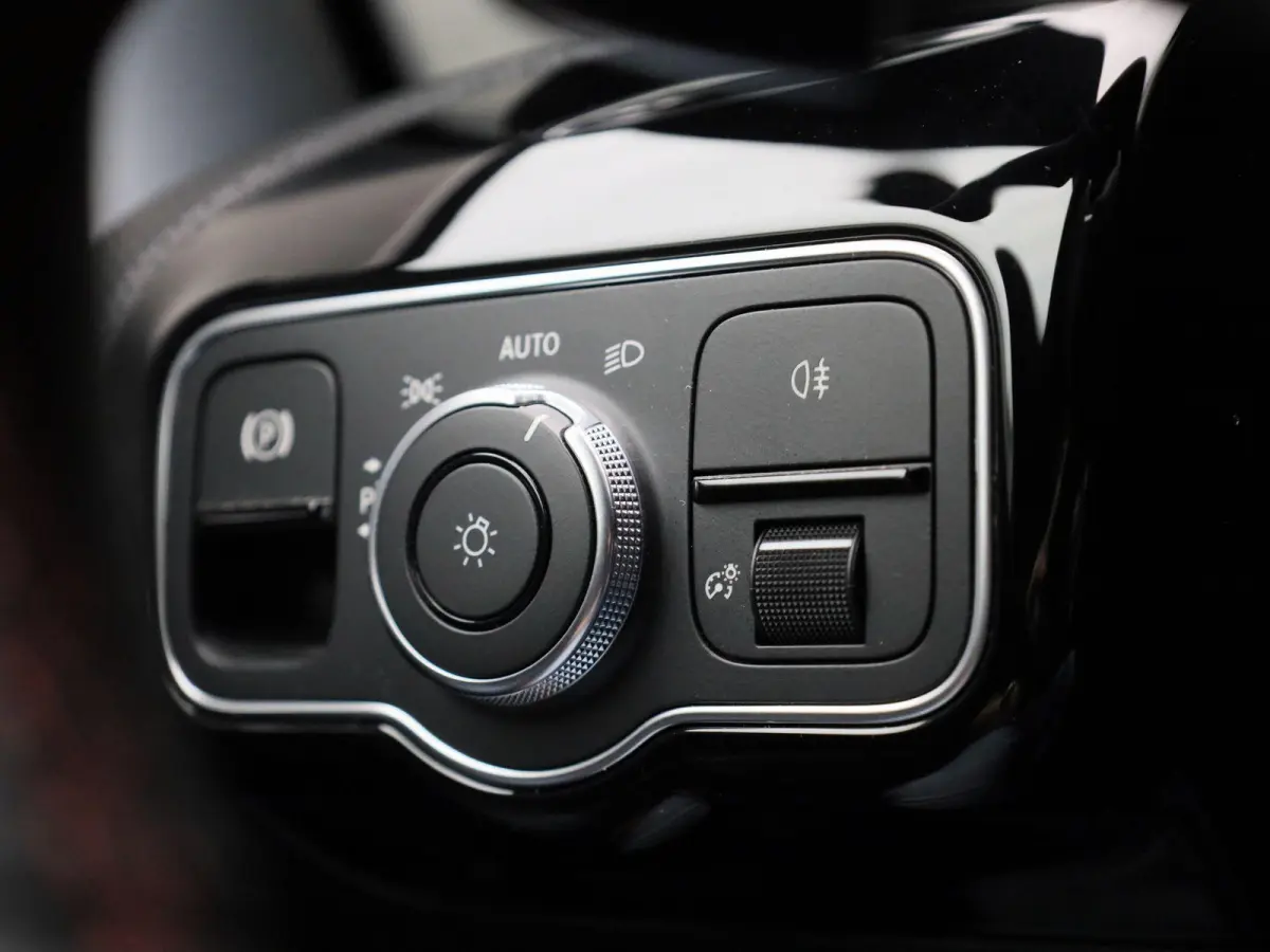 250 e Business Solution AMG Limited | PANORAMADAK | ACHTERUITRIJCAMERA | SFEERVERLICHTING | WIDE SCREEN | STOELVERWARMING | MULTIBEAM LED | CLIMATE CONTROL | CRUISE CONTROL |