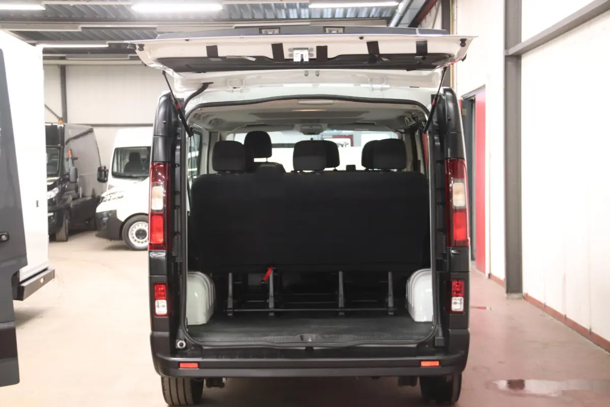 1.6 CDTI PERSONEN VERVOER 9 PERSOONS PERSONENBUS Opel Vivaro Combi 1.6 CDTI PERSONENVERVOER 9 PERSOONS PERSONENBUS