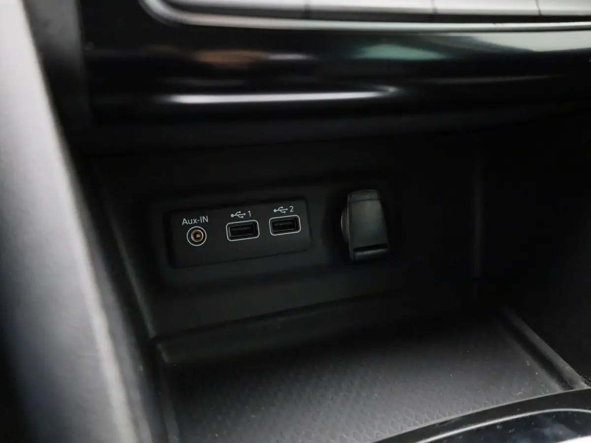 1.3 TCe Business Zen | WORDT VERWACHT | ACHTERUITRIJCAMERA | APPLE CARPLAY - ANDROID AUTO | CLIMATE CONTROL | CRUISE CONTROL | LED | KEYLESS |