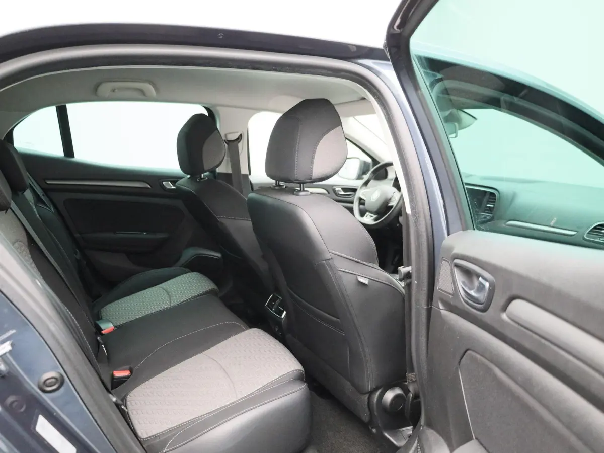 1.3 TCe Business Zen | WORDT VERWACHT | ACHTERUITRIJCAMERA | APPLE CARPLAY - ANDROID AUTO | CLIMATE CONTROL | CRUISE CONTROL | LED | KEYLESS |