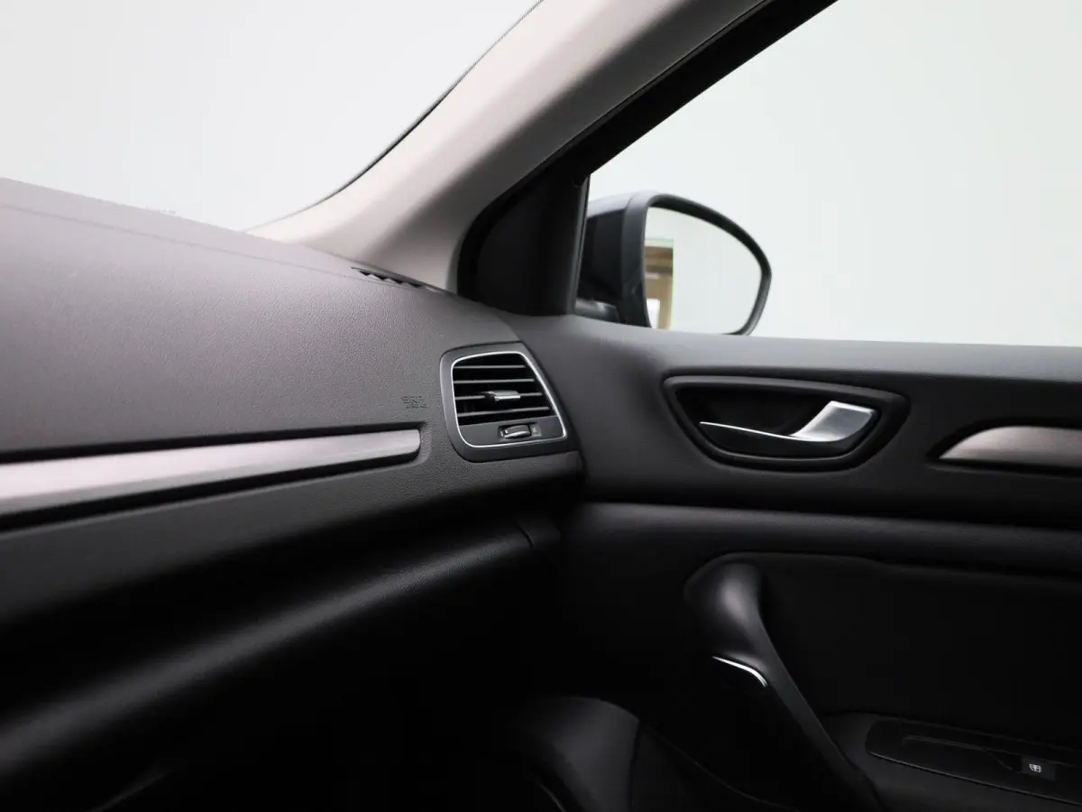 1.3 TCe Business Zen | WORDT VERWACHT | ACHTERUITRIJCAMERA | APPLE CARPLAY - ANDROID AUTO | CLIMATE CONTROL | CRUISE CONTROL | LED | KEYLESS |