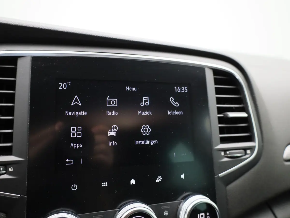1.3 TCe Business Zen | WORDT VERWACHT | ACHTERUITRIJCAMERA | APPLE CARPLAY - ANDROID AUTO | CLIMATE CONTROL | CRUISE CONTROL | LED | KEYLESS |