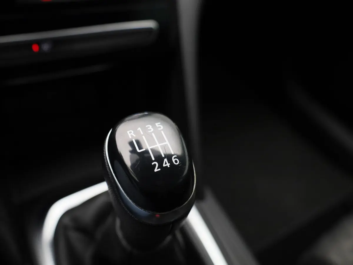 1.3 TCe Business Zen | WORDT VERWACHT | ACHTERUITRIJCAMERA | APPLE CARPLAY - ANDROID AUTO | CLIMATE CONTROL | CRUISE CONTROL | LED | KEYLESS |