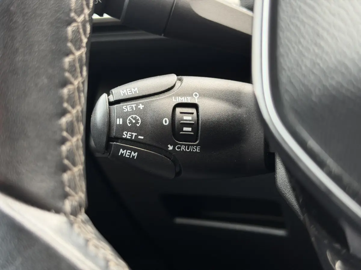 1.2 PureTech Première Navi|Camera|Trekhaak|i-Cockpit|Carplay|Clima|Cruise|Nieuwe APK bij Aflevering