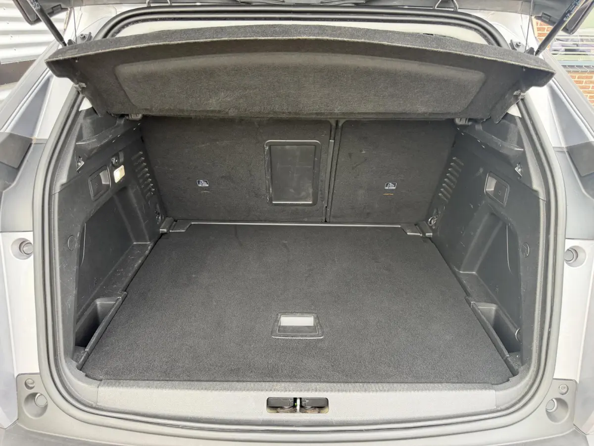 1.2 PureTech Première Navi|Camera|Trekhaak|i-Cockpit|Carplay|Clima|Cruise|Nieuwe APK bij Aflevering