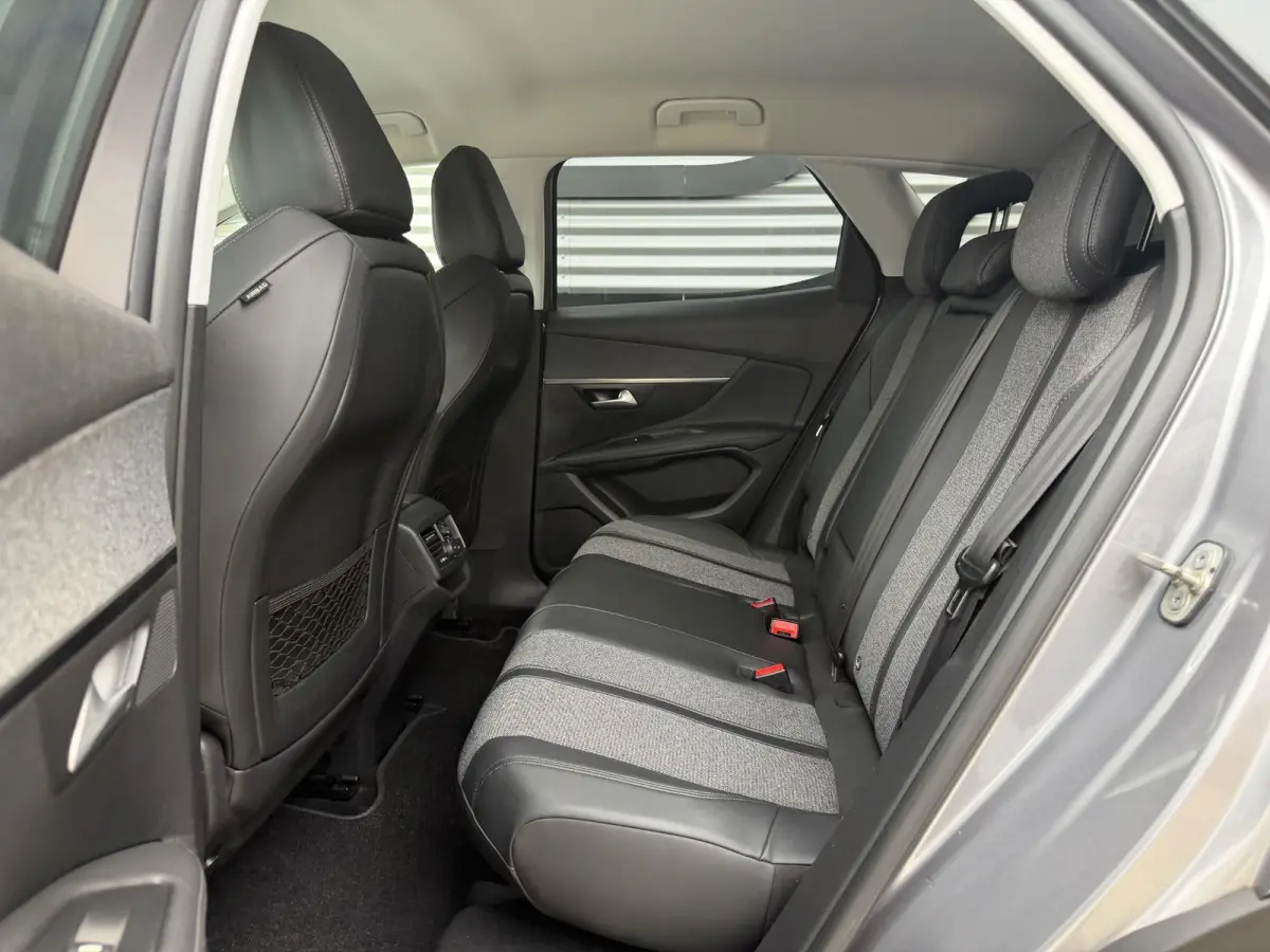 1.2 PureTech Première Navi|Camera|Trekhaak|i-Cockpit|Carplay|Clima|Cruise|Nieuwe APK bij Aflevering