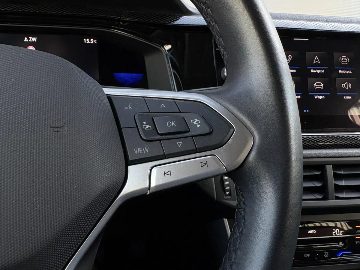 1.0 TSI 95pk Life | Navigatie | Camera | App Connect | Stoelverwarming