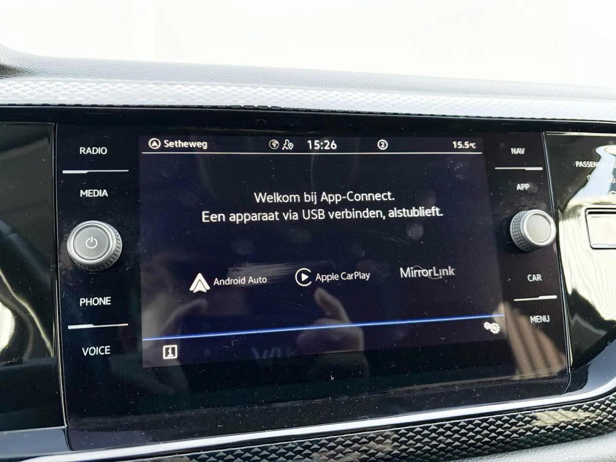 1.0 TSI 95pk Life | Navigatie | Camera | App Connect | Stoelverwarming