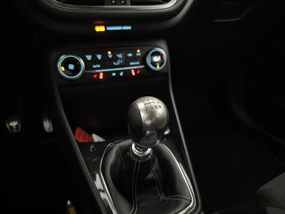1.0 EcoBoost ST-Line | Cruise | Carplay | Clima | Navi | Stoel/Stuurverw. | Parkeersens. | NAP