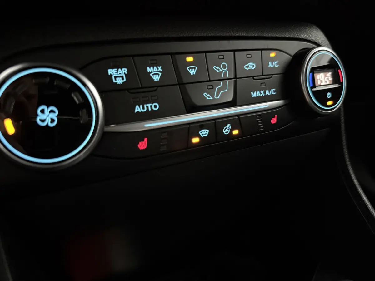 1.0 EcoBoost ST-Line | Cruise | Carplay | Clima | Navi | Stoel/Stuurverw. | Parkeersens. | NAP