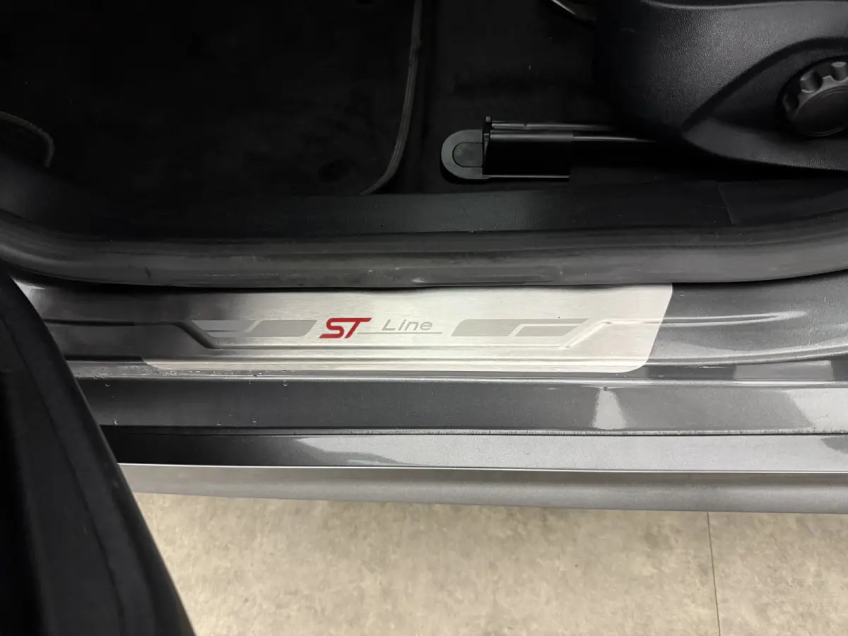 1.0 EcoBoost ST-Line | Cruise | Carplay | Clima | Navi | Stoel/Stuurverw. | Parkeersens. | NAP
