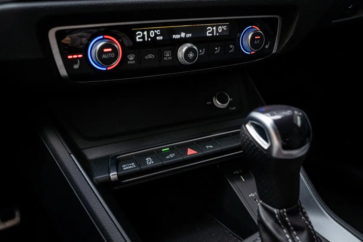 45 TFSI e S Edition | Full LED | Black Pack | Individual colour | Clima | Camera |