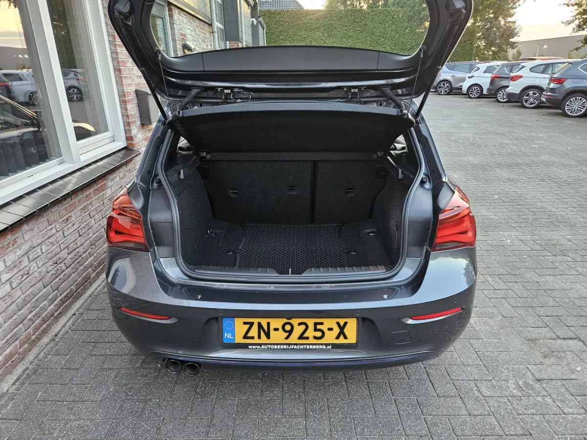 120i Edition Sport Line Shadow High Executive Schuifdak! LED! Camera! Mooie/Nette Auto!