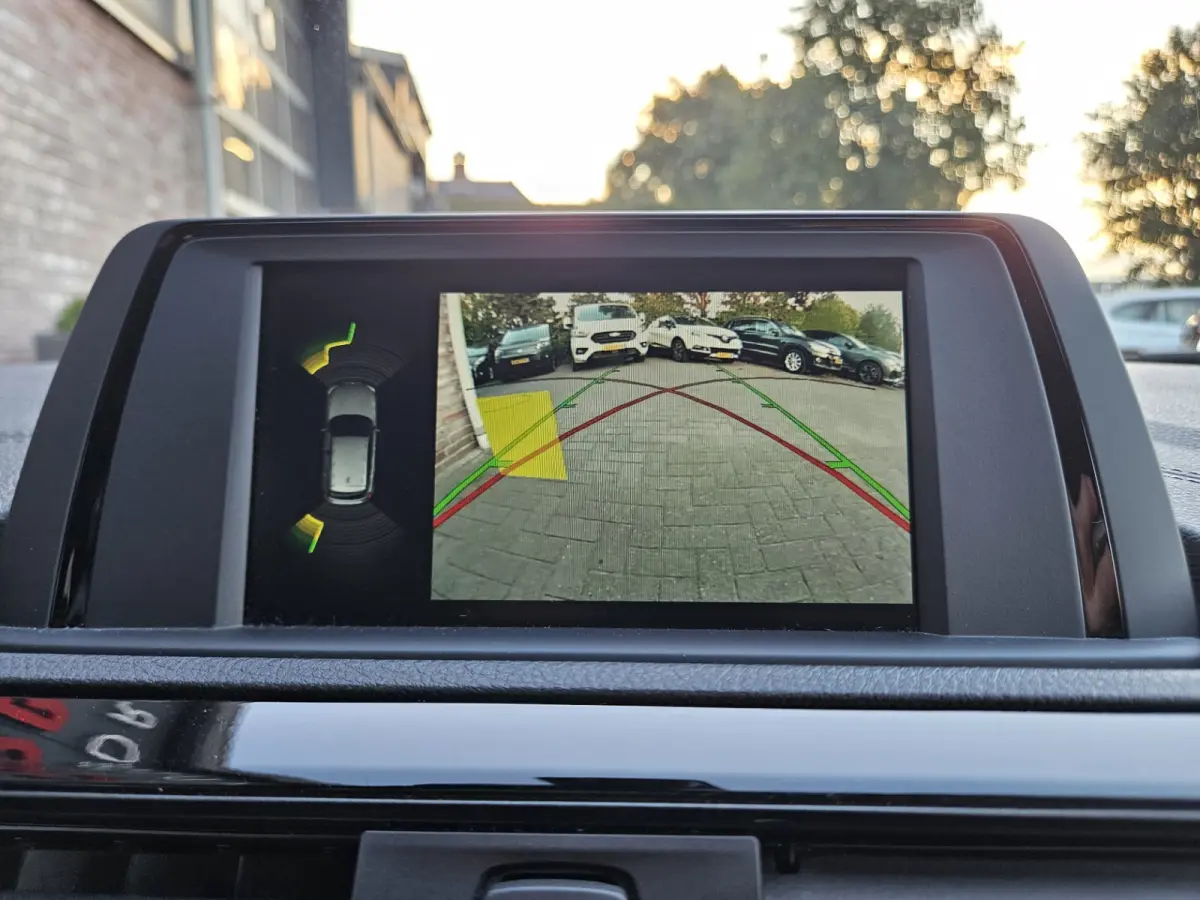 120i Edition Sport Line Shadow High Executive Schuifdak! LED! Camera! Mooie/Nette Auto!
