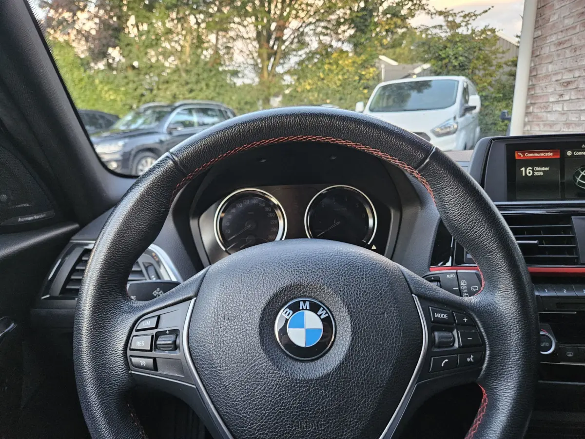 120i Edition Sport Line Shadow High Executive Schuifdak! LED! Camera! Mooie/Nette Auto!