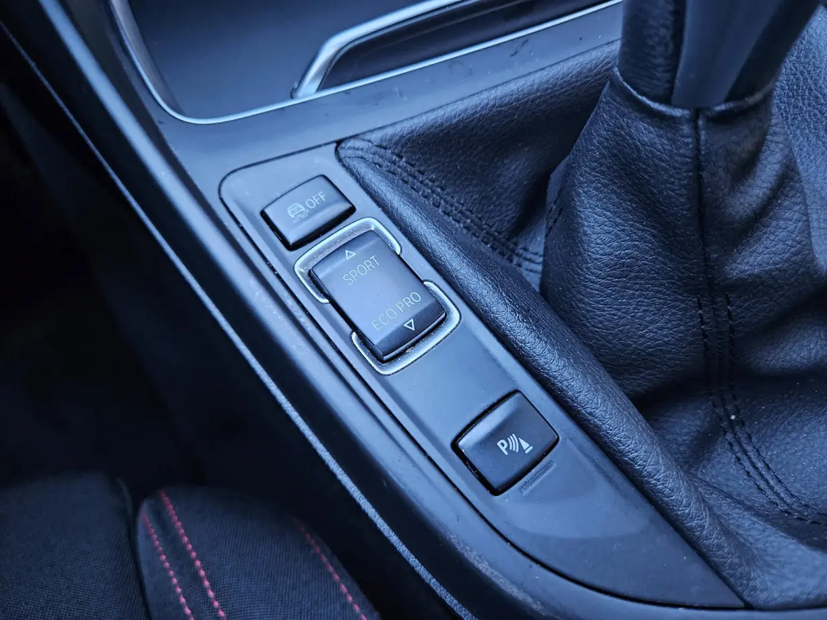 120i Edition Sport Line Shadow High Executive Schuifdak! LED! Camera! Mooie/Nette Auto!