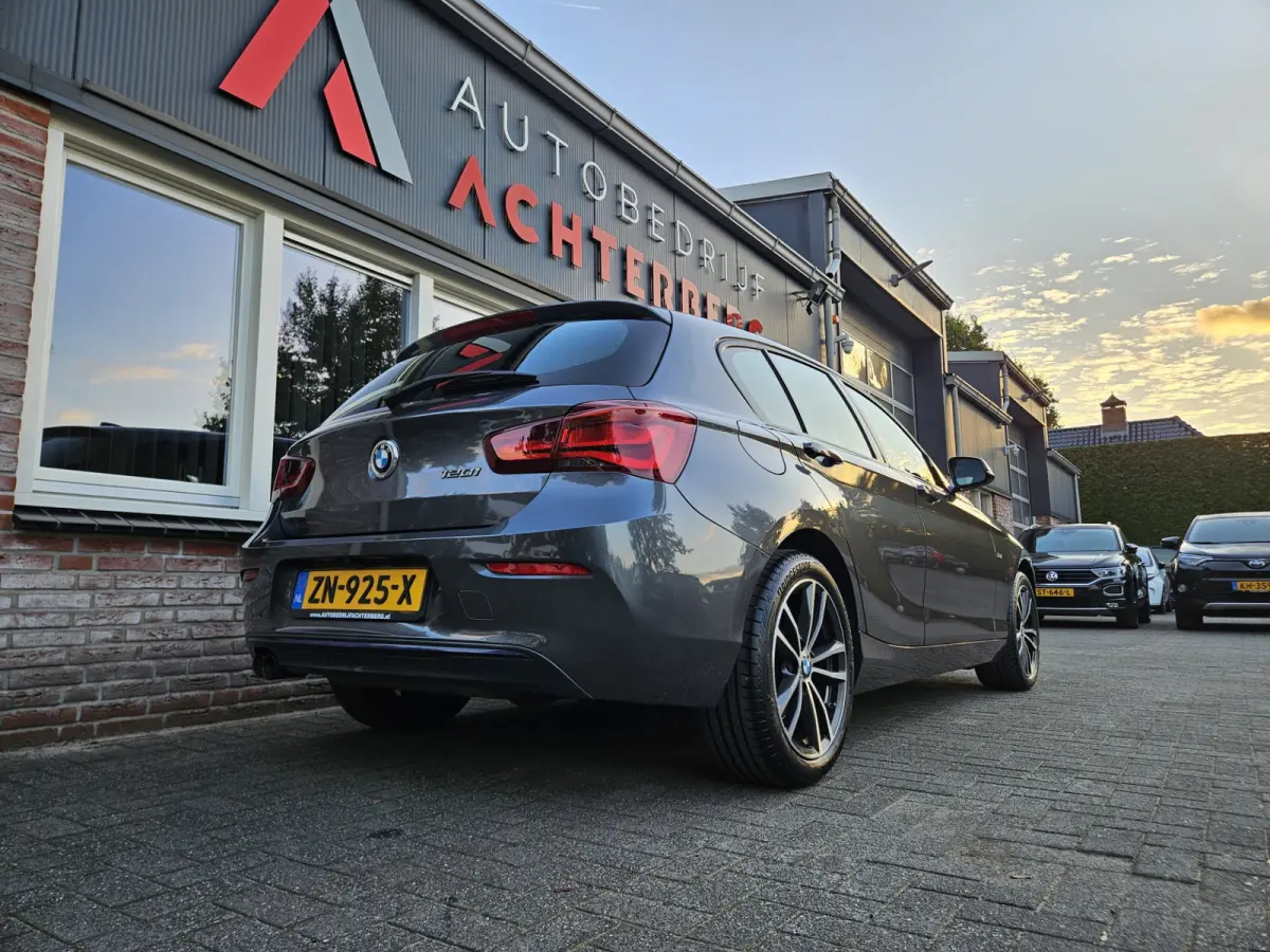 120i Edition Sport Line Shadow High Executive Schuifdak! LED! Camera! Mooie/Nette Auto!