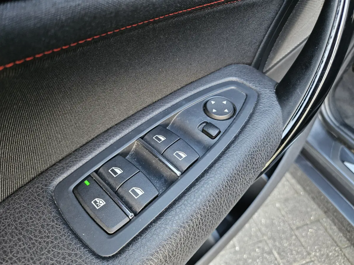 120i Edition Sport Line Shadow High Executive Schuifdak! LED! Camera! Mooie/Nette Auto!