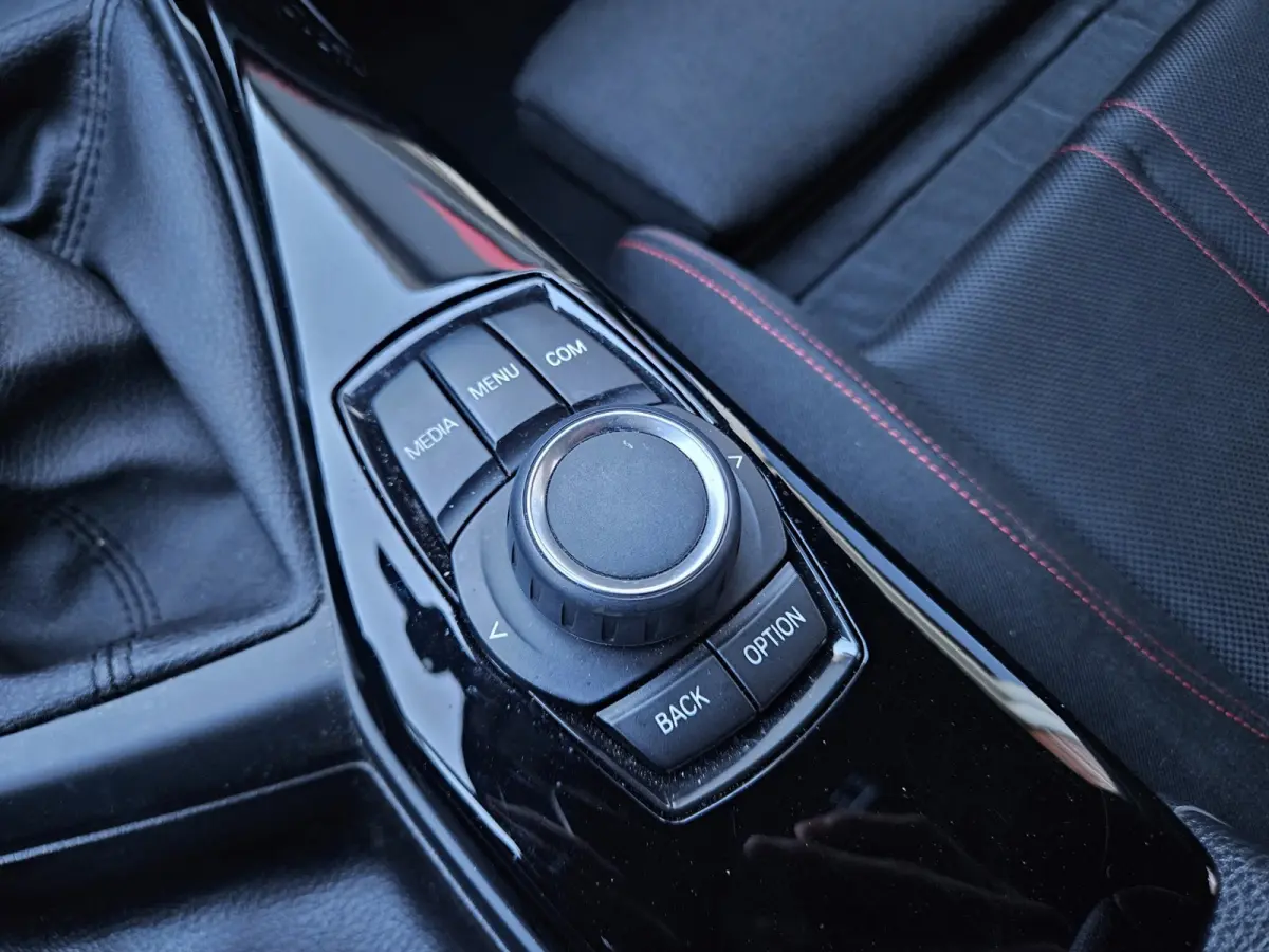 120i Edition Sport Line Shadow High Executive Schuifdak! LED! Camera! Mooie/Nette Auto!