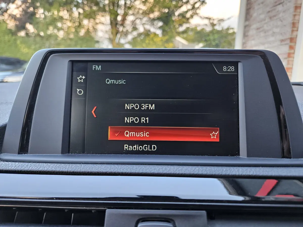 120i Edition Sport Line Shadow High Executive Schuifdak! LED! Camera! Mooie/Nette Auto!